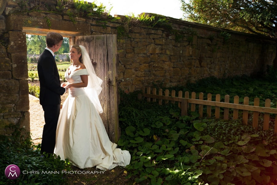 You are currently viewing Brympton wedding photos – Felicity and Mike