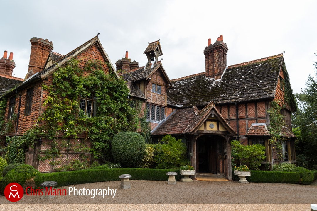 You are currently viewing Langshott Manor Surrey wedding venue