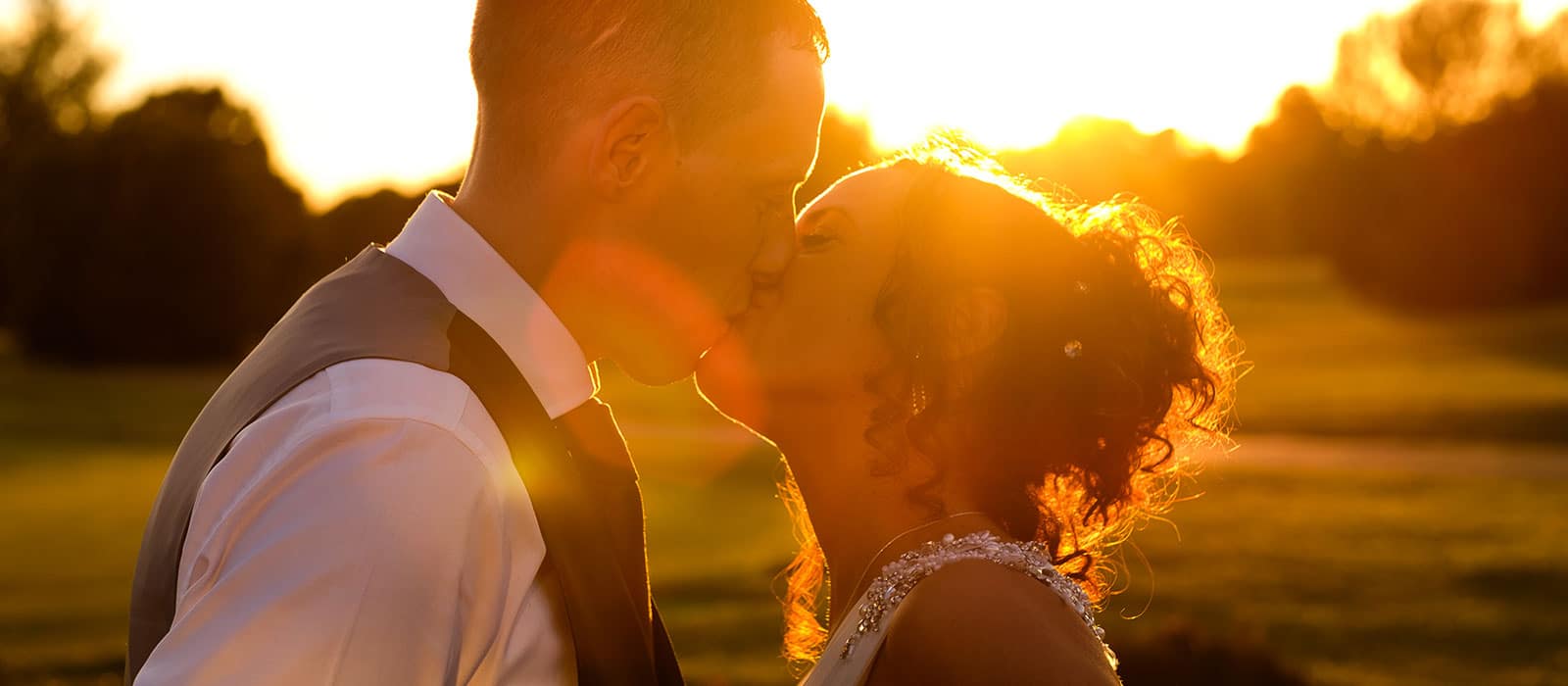 You are currently viewing Leatherhead & Surrey Downs wedding | Elle & James