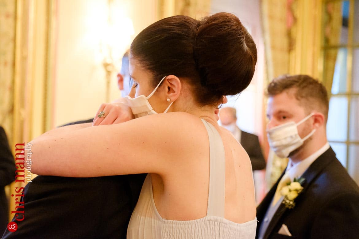 Sister hug sgroom - Ritz London wedding photography